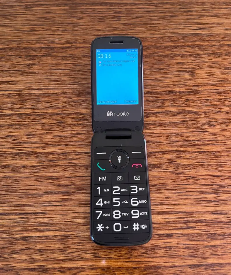 Celular BMobile C41 tipo concha/tapa liberado - 3