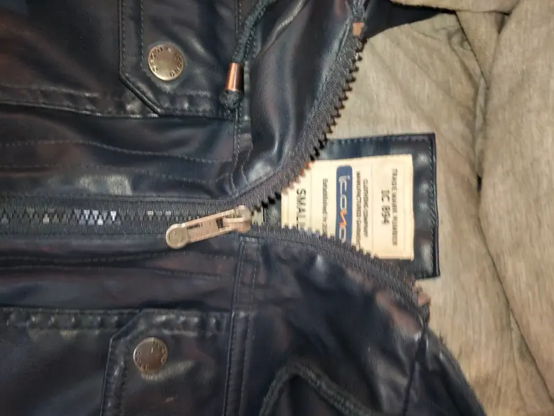 Chaqueta de cuero sintético azul con capucha - 3