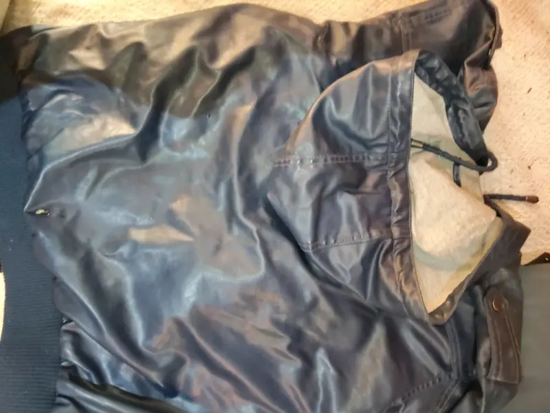 Chaqueta de cuero sintético azul con capucha - 4