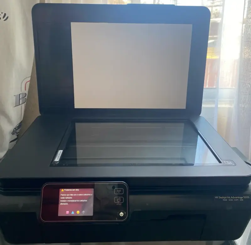 Impresora multifuncional HP Deskjet Ink Advantage 5525 - 2