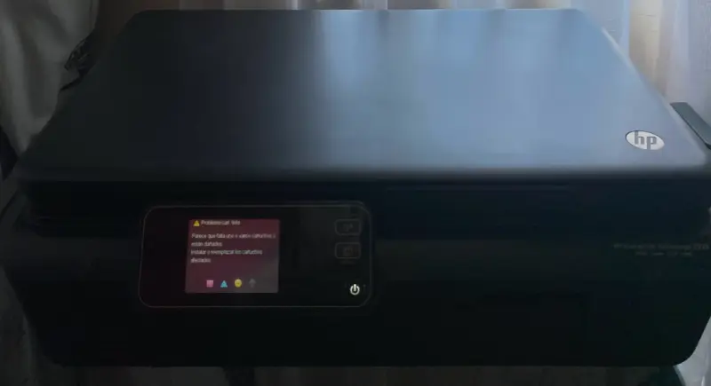 Impresora multifuncional HP Deskjet Ink Advantage 5525 - 5