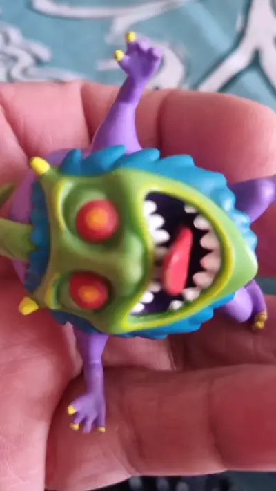 Figura de monstruo de juguete colorido - miniatura 4