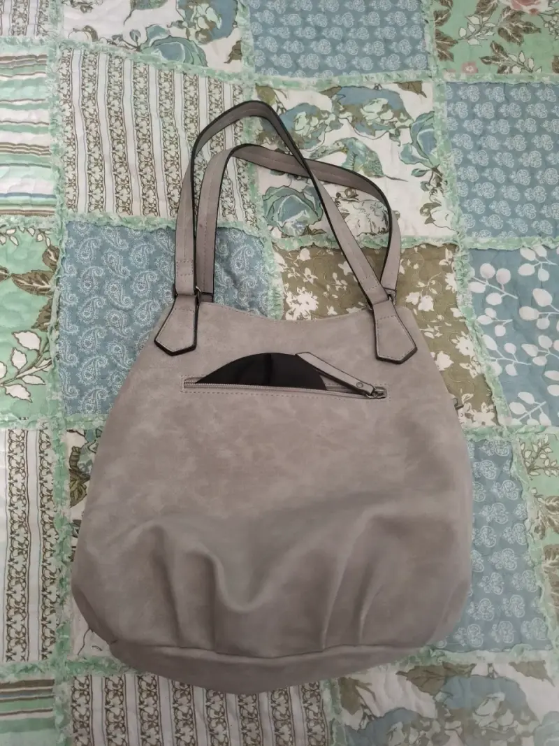 Bolso de hombro gris con detalles coloridos - 2