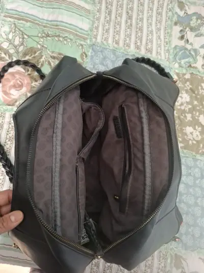 Cartera negra Secret con correa trenzada - miniatura 3
