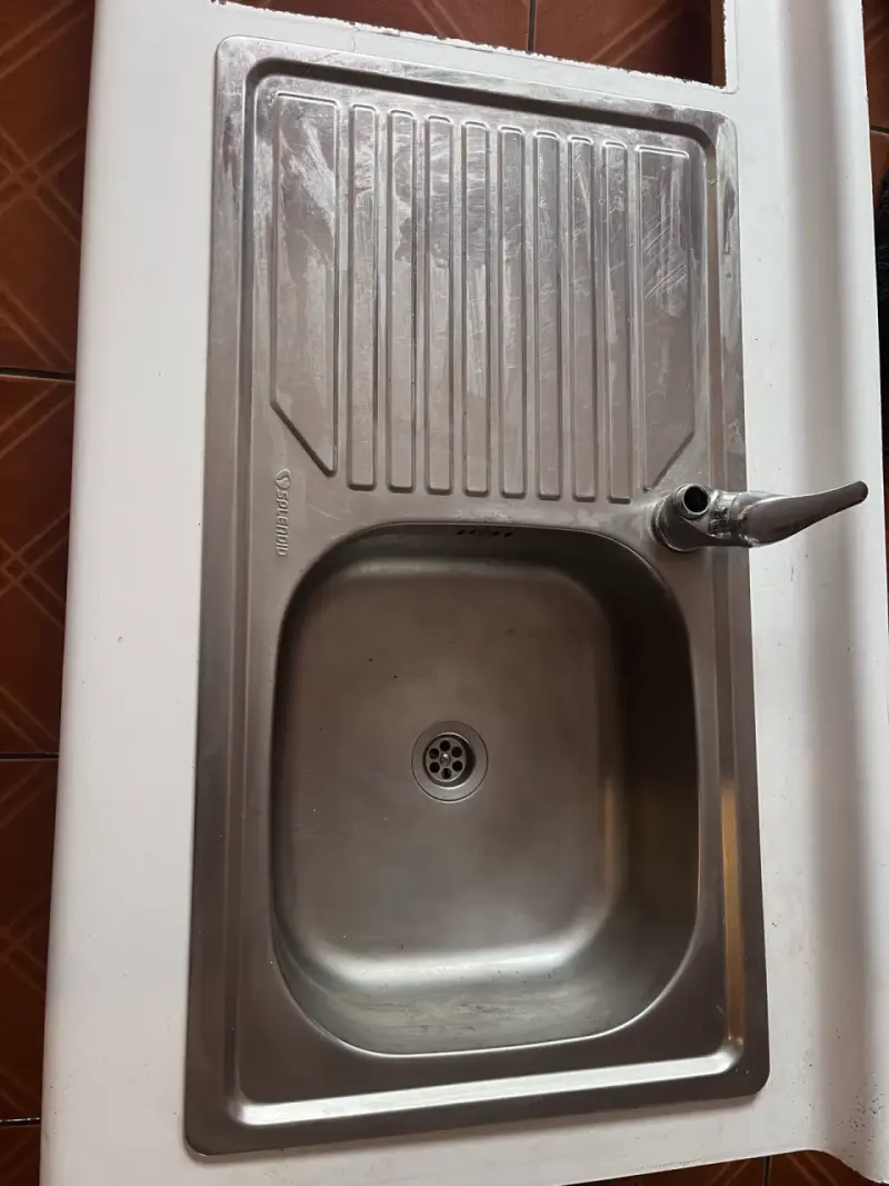 Lavaplatos de acero inoxidable con escurridor - 1