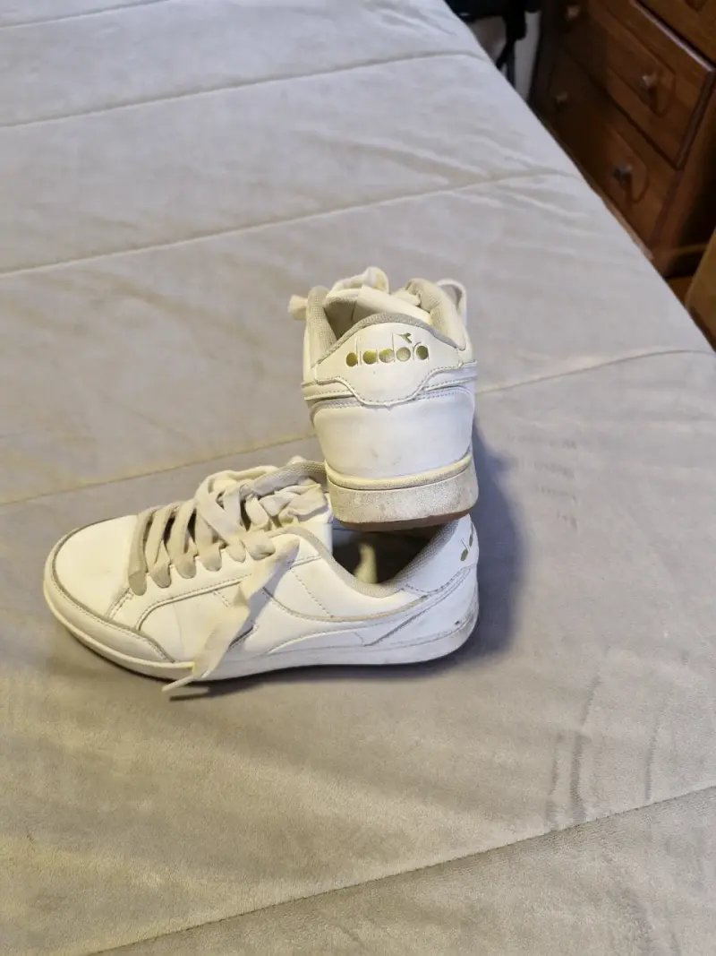 Zapatillas deportivas blancas Diadora usadas - 2