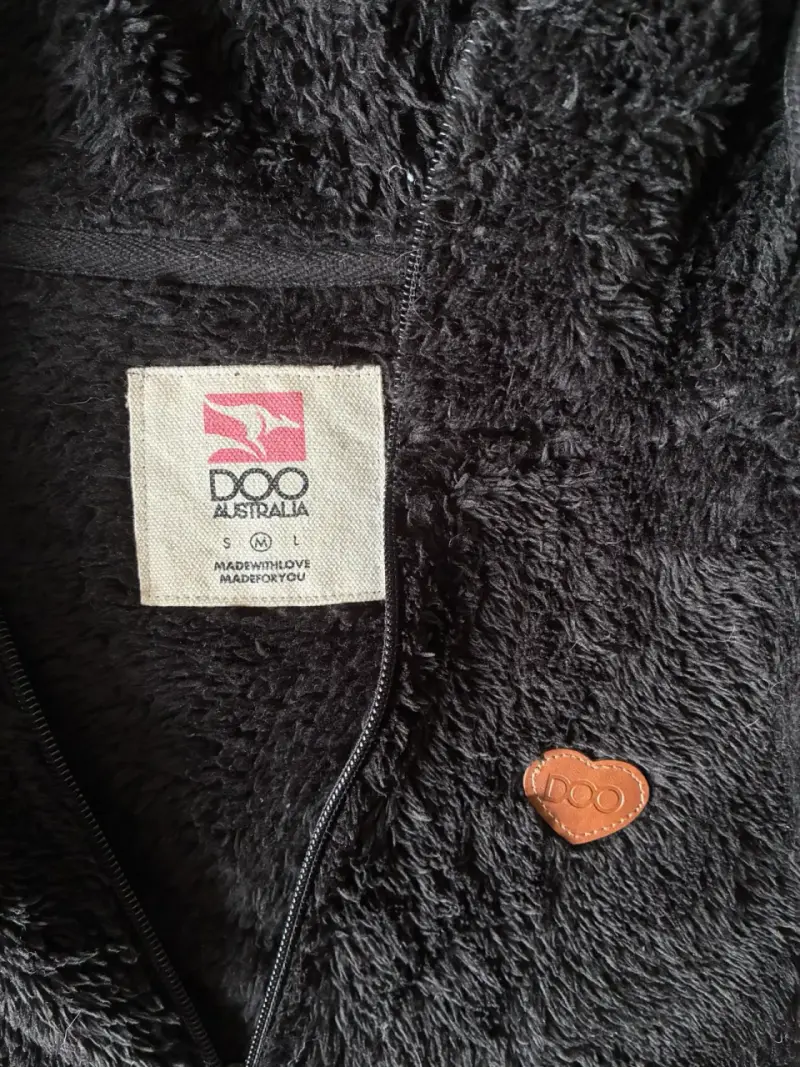Chaqueta de felpa negra con capucha DOO Australia - 2
