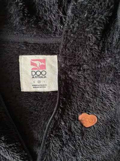 Chaqueta de felpa negra con capucha DOO Australia - miniatura 2