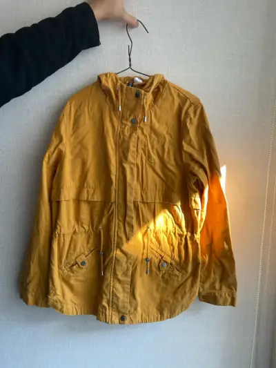 Chaqueta amarilla con capucha H&M Divided - miniatura 1