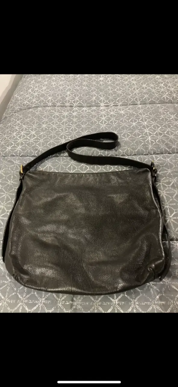 Bolso de cuero marca Giorgio Armani elegante - 6
