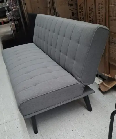 Sofá cama gris moderno con patas negras - miniatura 1