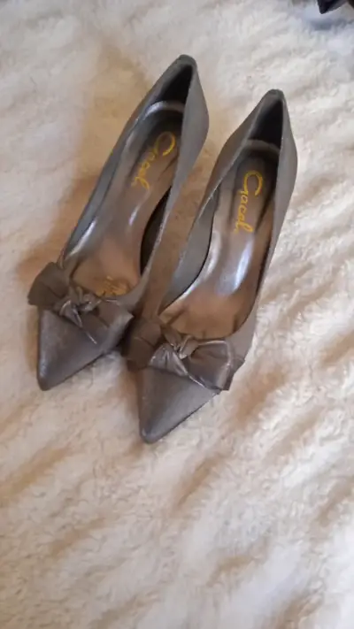 Zapatos de Tacón Gracel con Lazo Gris - miniatura 1