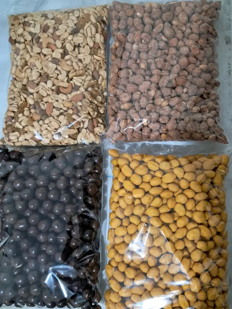 Mix de frutos secos y snacks en bolsas