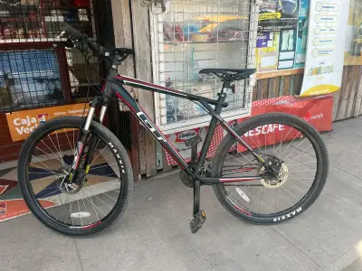 Bicicleta de Montaña GT Aro 29 Negra - miniatura 1