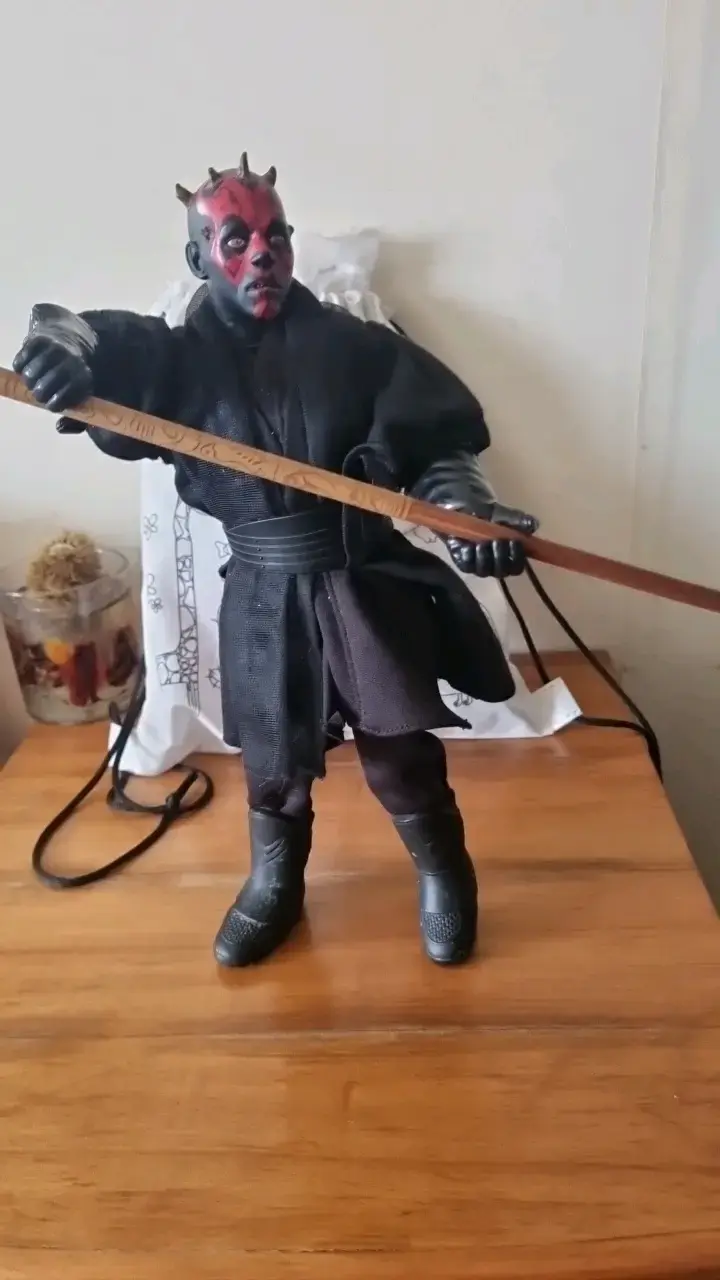 Figura de acción Darth Maul con sable - 1
