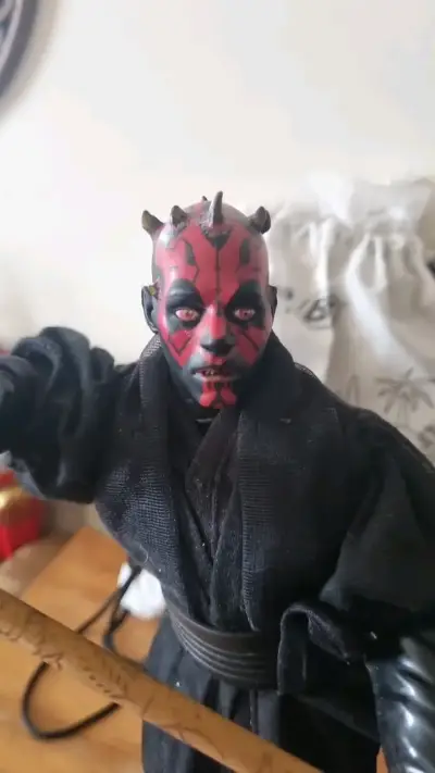 Figura de acción Darth Maul con sable - miniatura 2