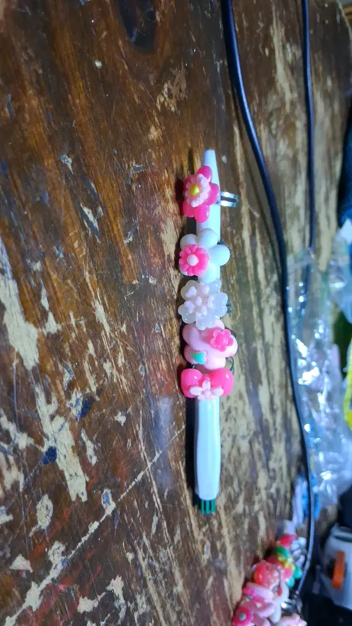 Anillos Decorativos de Flores y Corazones - 1