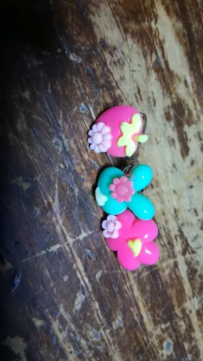Anillos Decorativos de Flores y Corazones - miniatura 3