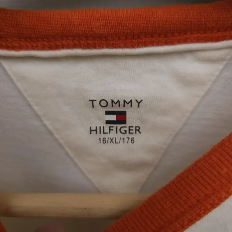 Polera Tommy Hilfiger manga larga naranja y blanca - 3