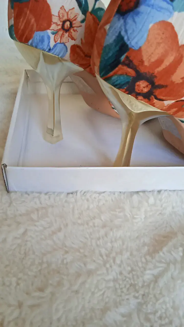 Zapatos de tacón alto con estampado floral - 2
