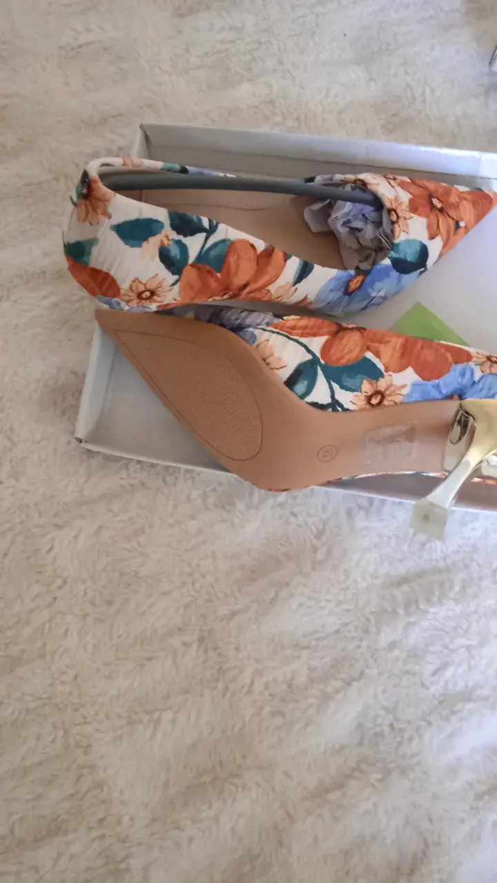 Zapatos de tacón alto con estampado floral - 3