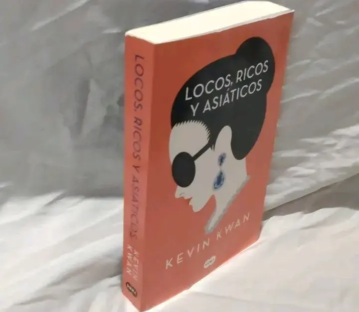 Libro 'Locos, Ricos y Asiáticos' de Kevin Kwan - 3
