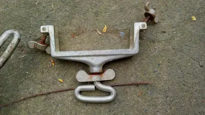 Moledor de carne manual vintage Landers - miniatura 4