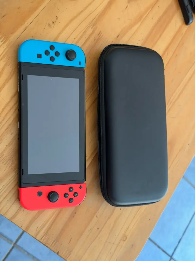 Consola Nintendo Switch 1 con accesorios - 4
