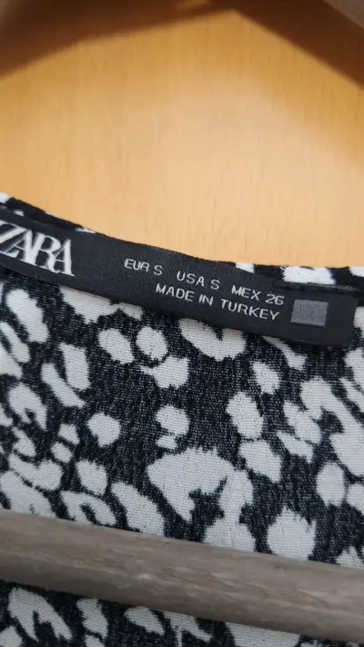 Vestido estampado blanco y negro Zara - miniatura 4