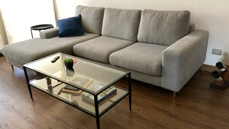 Mesa de centro de vidrio con estructura metálica - 4