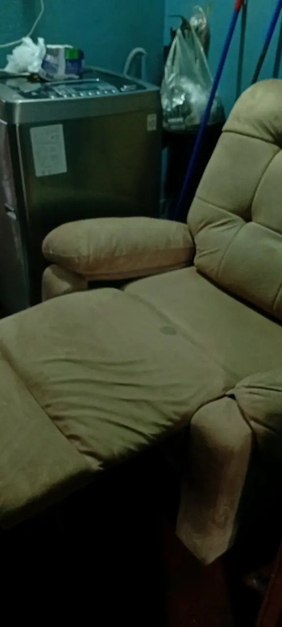 Sillón reclinable beige en buen estado - 2
