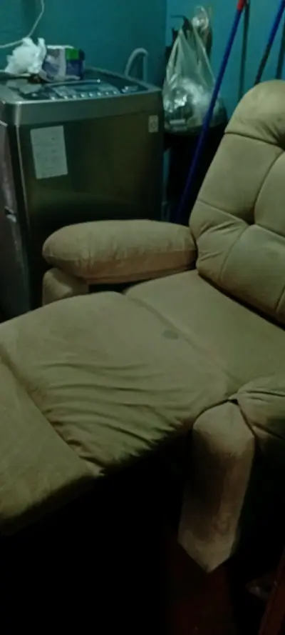 Sillón reclinable beige en buen estado - miniatura 2