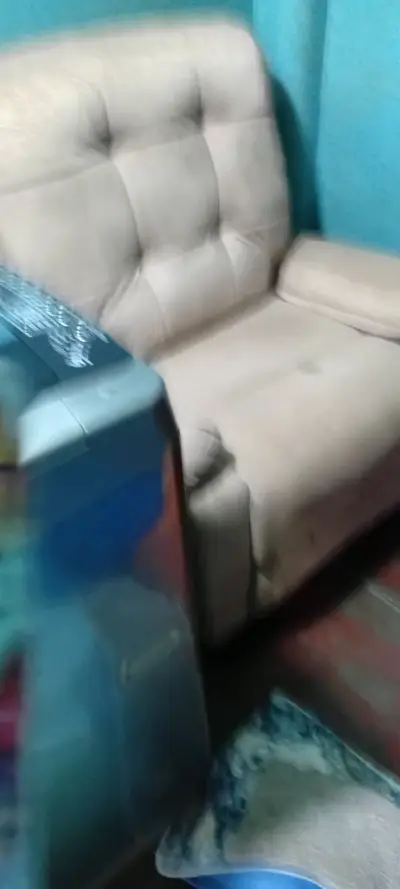 Sillón reclinable beige en buen estado - miniatura 4