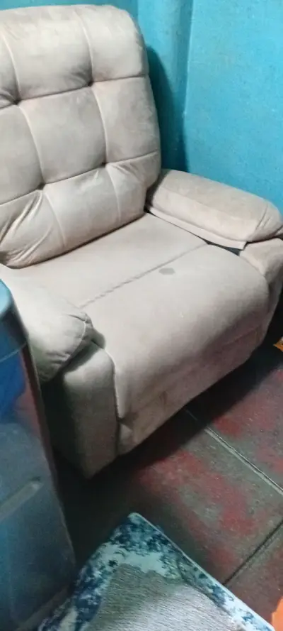 Sillón reclinable beige en buen estado - miniatura 5