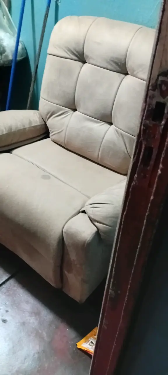 Sillón reclinable beige en buen estado - 6