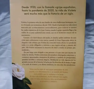 Libro 'Violeta' de Isabel Allende en buen estado - miniatura 2