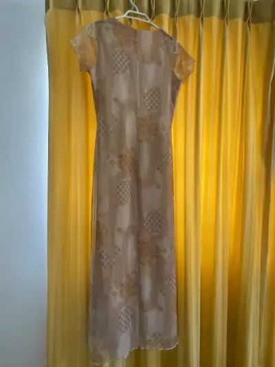 Vestido largo transparente con diseño floral - miniatura 2