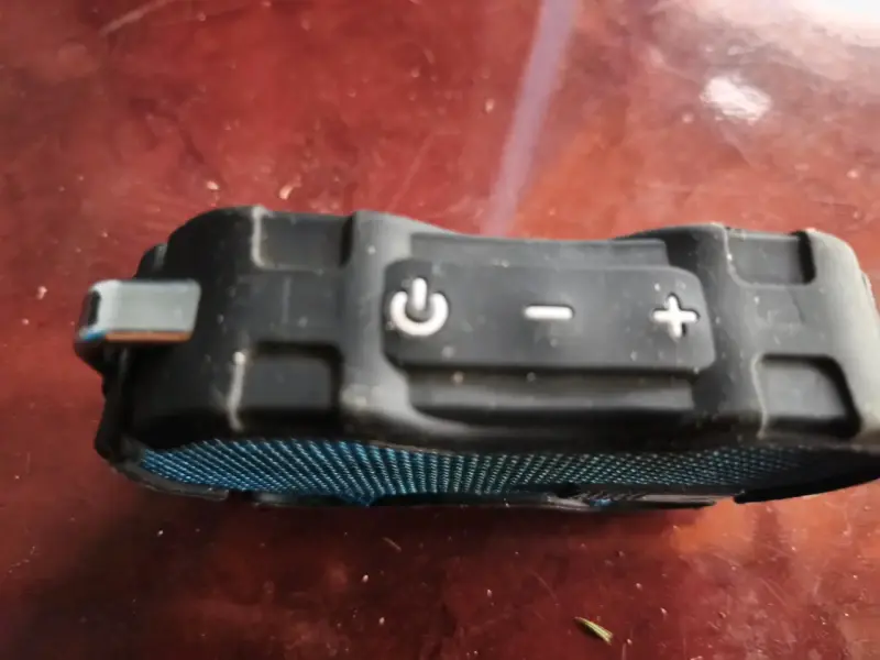Parlante portátil Altec Lansing resistente al agua - 2
