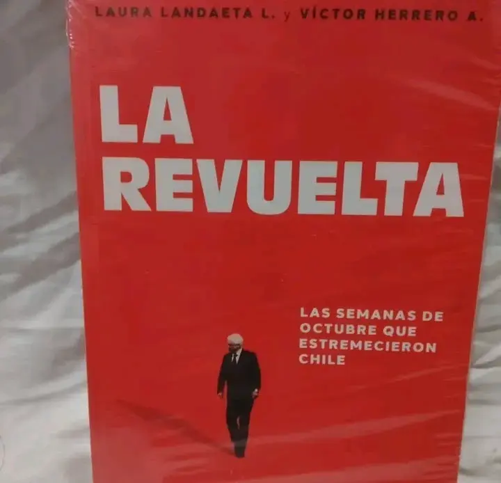 Libro La Revuelta de Laura Landaeta y Víctor Herrero - 1