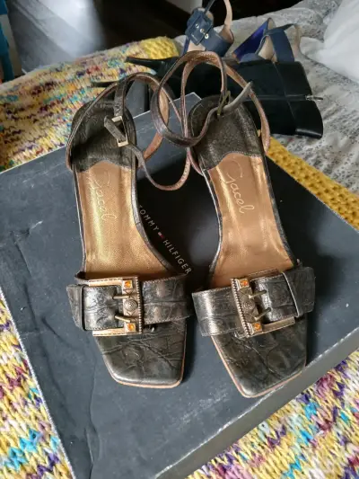 Sandalias de cuero con tacón gacel - miniatura 1