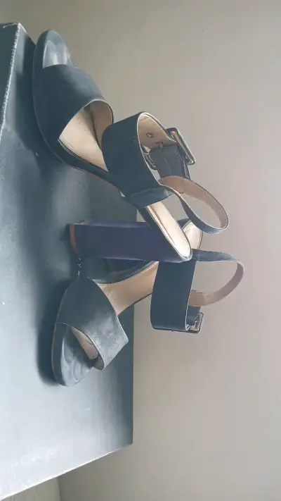 Sandalias de tacón alto azul con hebilla - miniatura 1