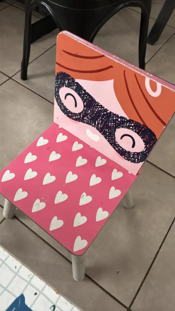 Mesa y silla infantil con diseño de superhéroes - 4