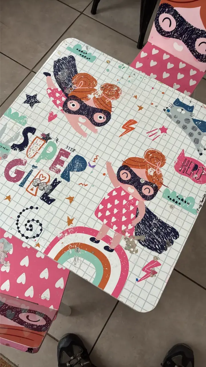 Mesa y silla infantil con diseño de superhéroes - 5