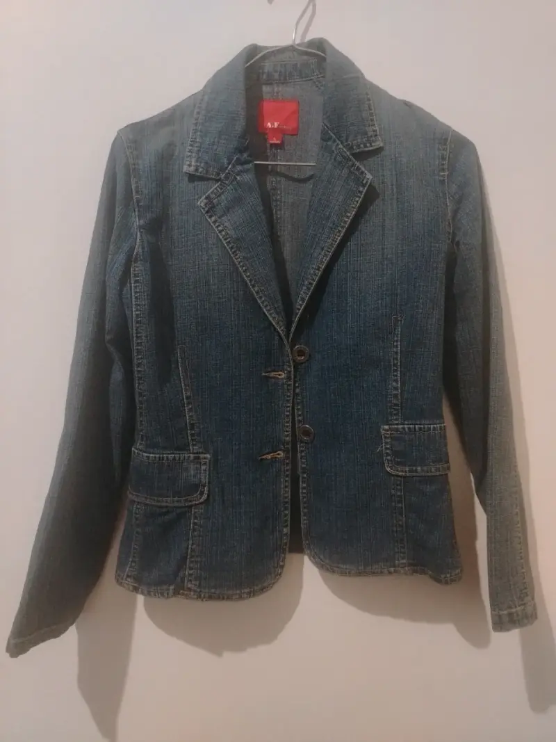Chaqueta de mezclilla azul para mujer