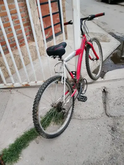 Bicicleta de montaña  usada (Lahsen Discovery 260) - miniatura 1