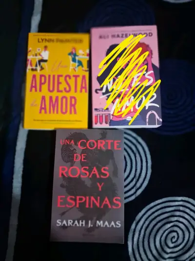 Colección de libros románticos y de fantasía - miniatura 1