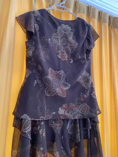 Vestido floral elegante para mujer - miniatura 1