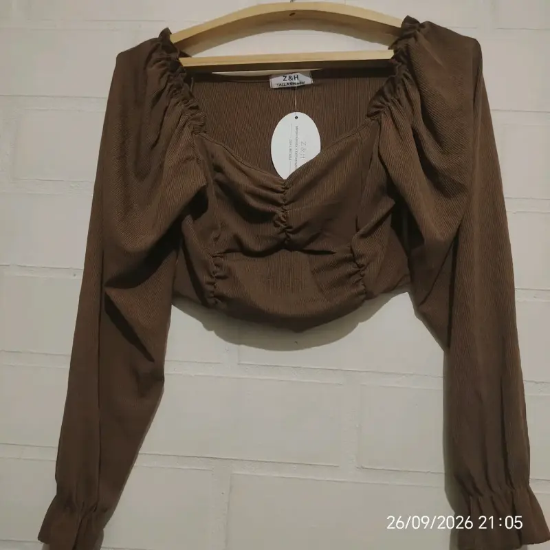 Blusa manga larga fruncida Z&H en marrón y negro - 1