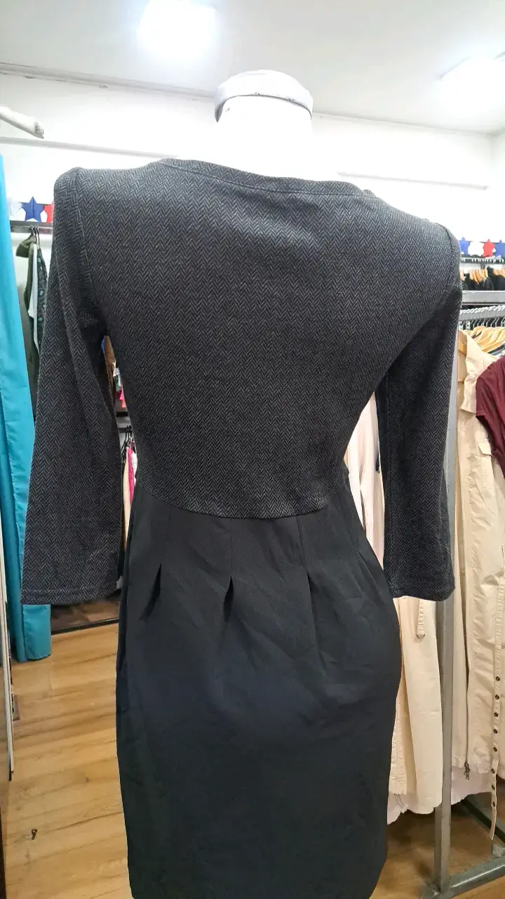 Vestido negro elegante para mujer - 4