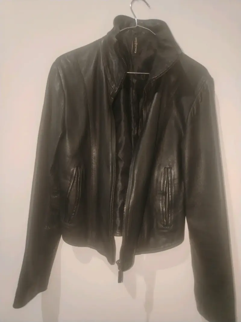 Chaqueta de cuero negra para mujer - 2